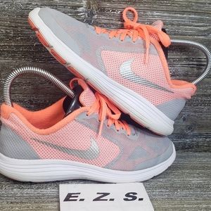 Nike Revolution Size 4.5 Youth Size 6 Women